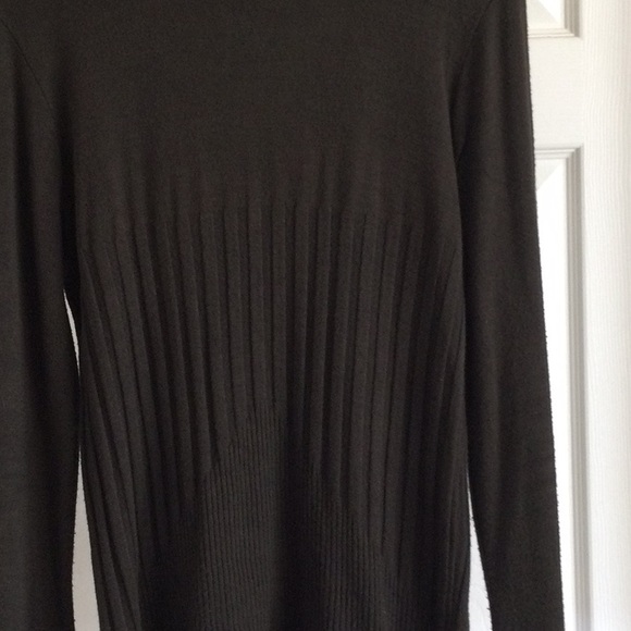 Mossimo Brown Sweater Size Medium - Picture 2 of 8